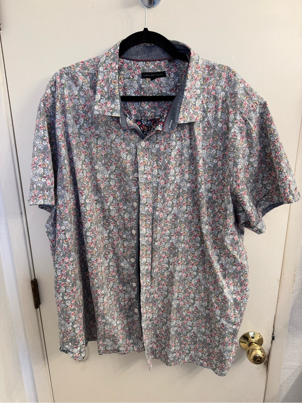 Casual Short-Sleeve Button-Down Shirt - Gray with Pink Floral